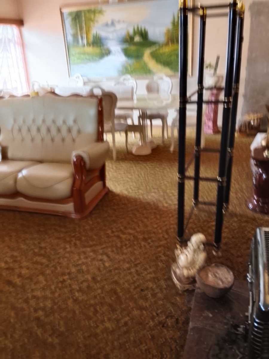 5 Bedroom Property for Sale in Meiringspark North West